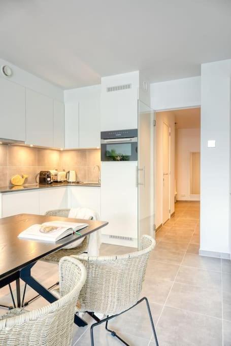 Apartamento 5-guest Retreat Steps From Ostende